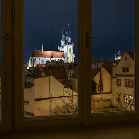 Romantic Cathedral View Old Town, Balcony 公寓 *