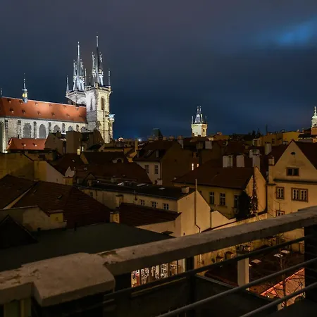 Romantic Cathedral Views, Balcony, Rooftop Terrace, Parking, 4-year Host Praha