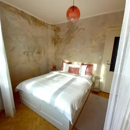 Romantic Cathedral View Old Town, Balcony