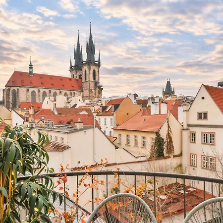 Old Town Astronomical Clock Cathedral View Balcony * Praga