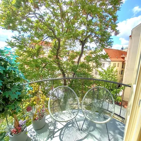 Romantic Cathedral View Old Town, Balcony 公寓 *