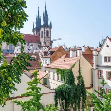 Romantic Cathedral View Old Town, Balcony 公寓 *